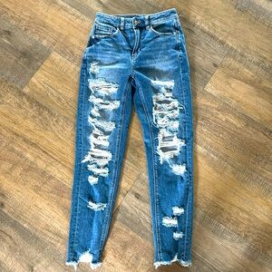 American Eagle Mom jeans, size 00 regular, excellent condition.